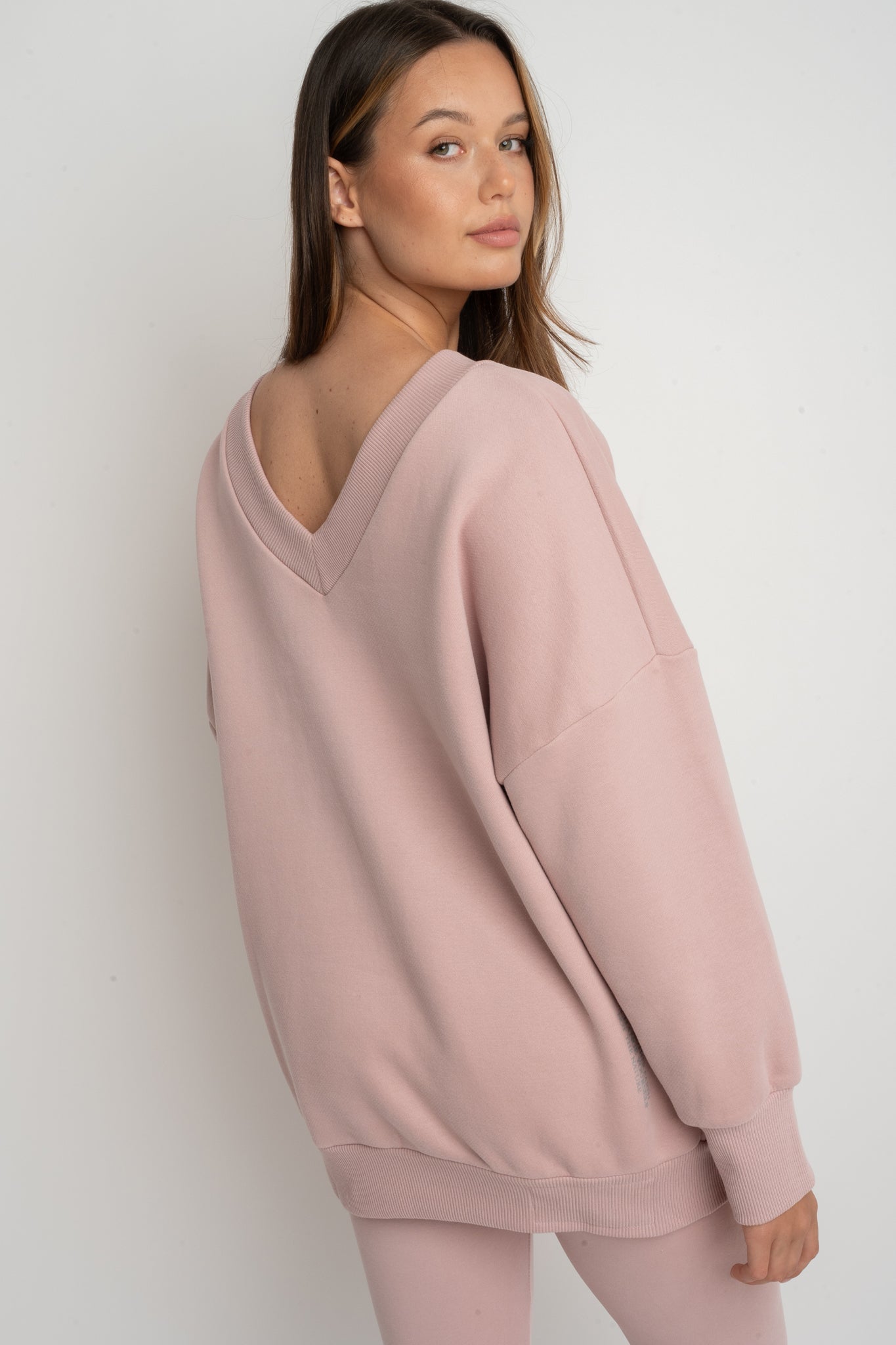 LIGHT PINK OVERSIZED V-NECK SWEATSHIRT – BISCOE