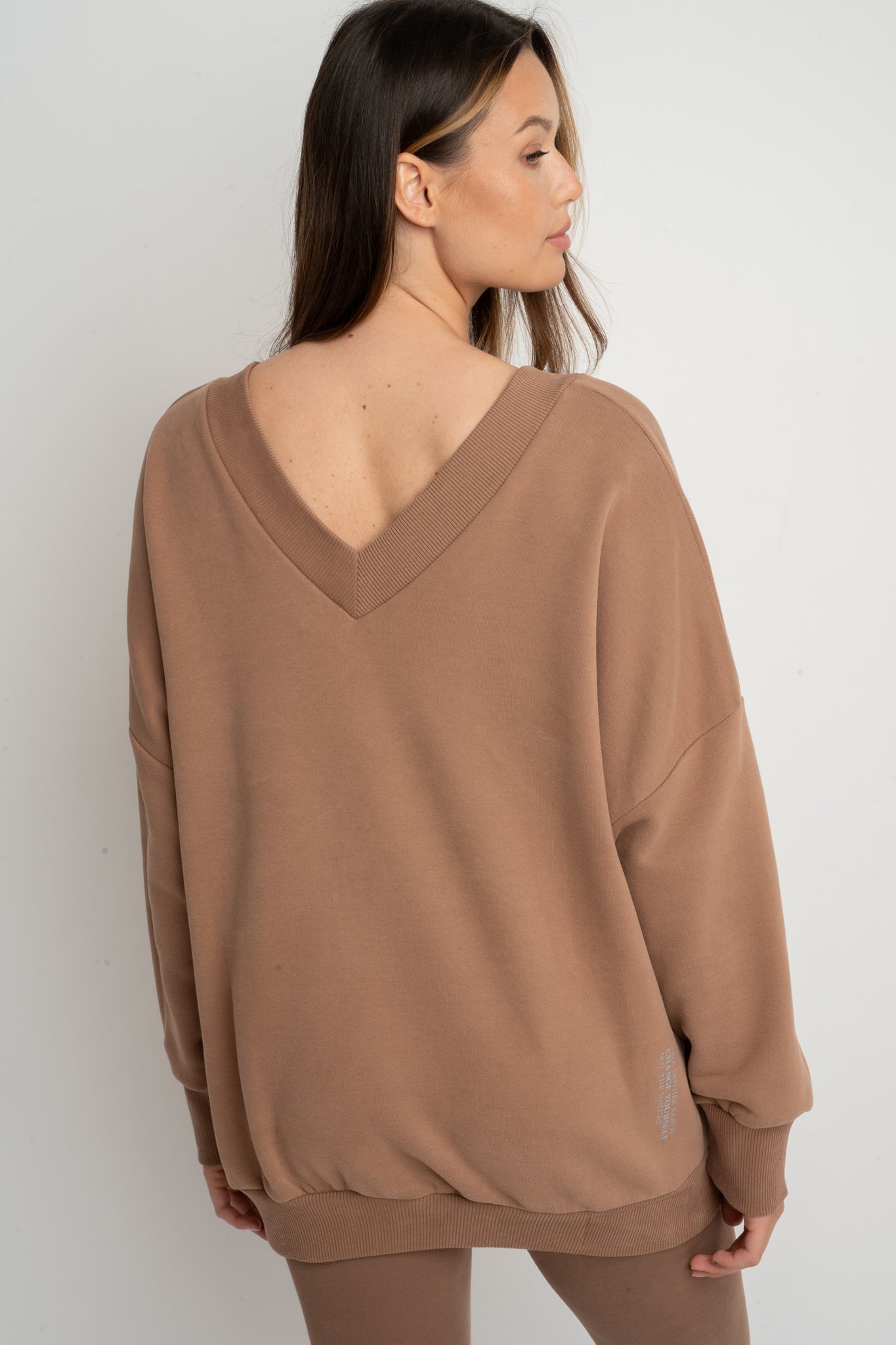 BROWN OVERSIZED V-NECK SWEATSHIRT – BISCOE