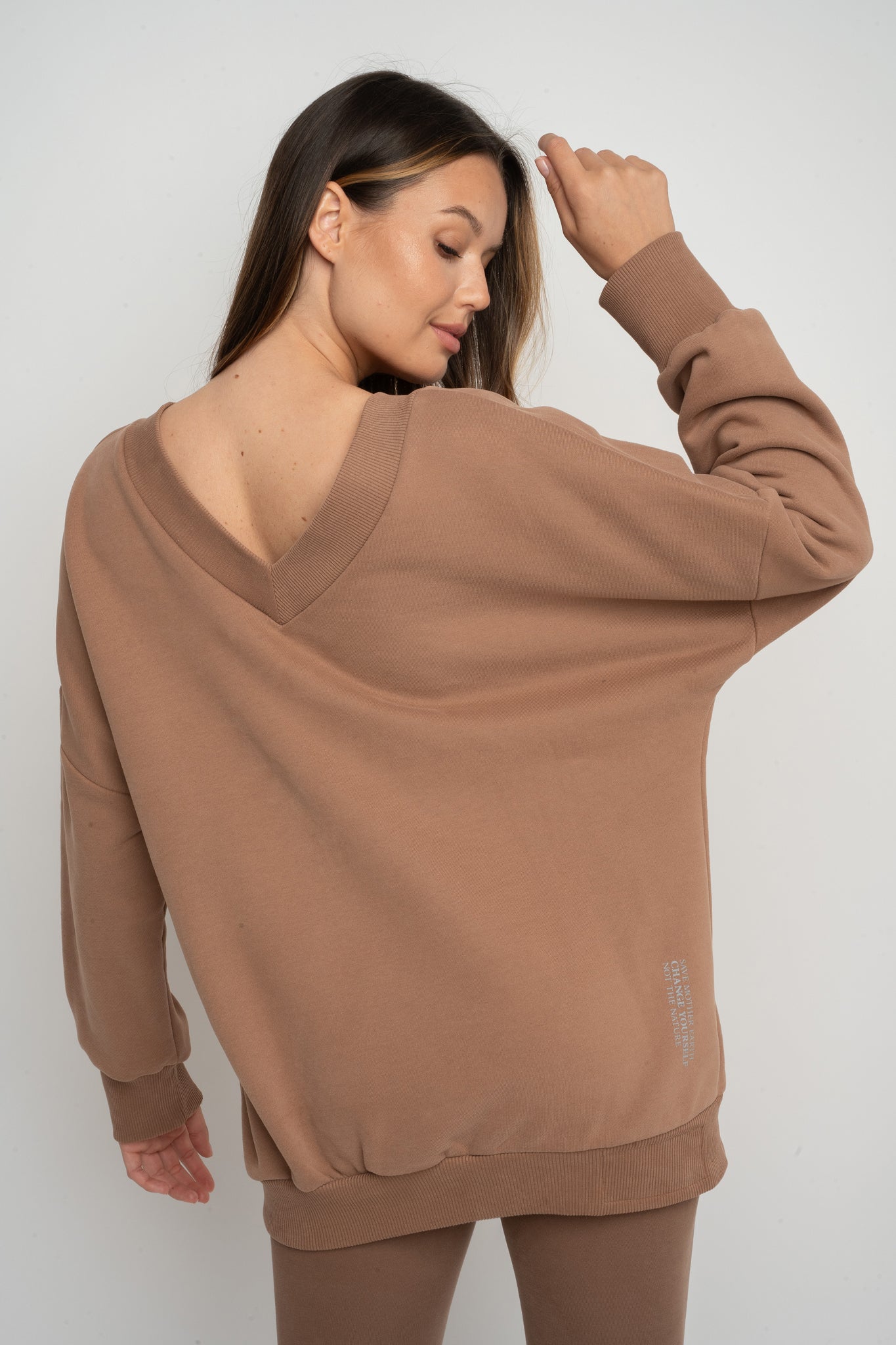 BROWN OVERSIZED V-NECK SWEATSHIRT – BISCOE