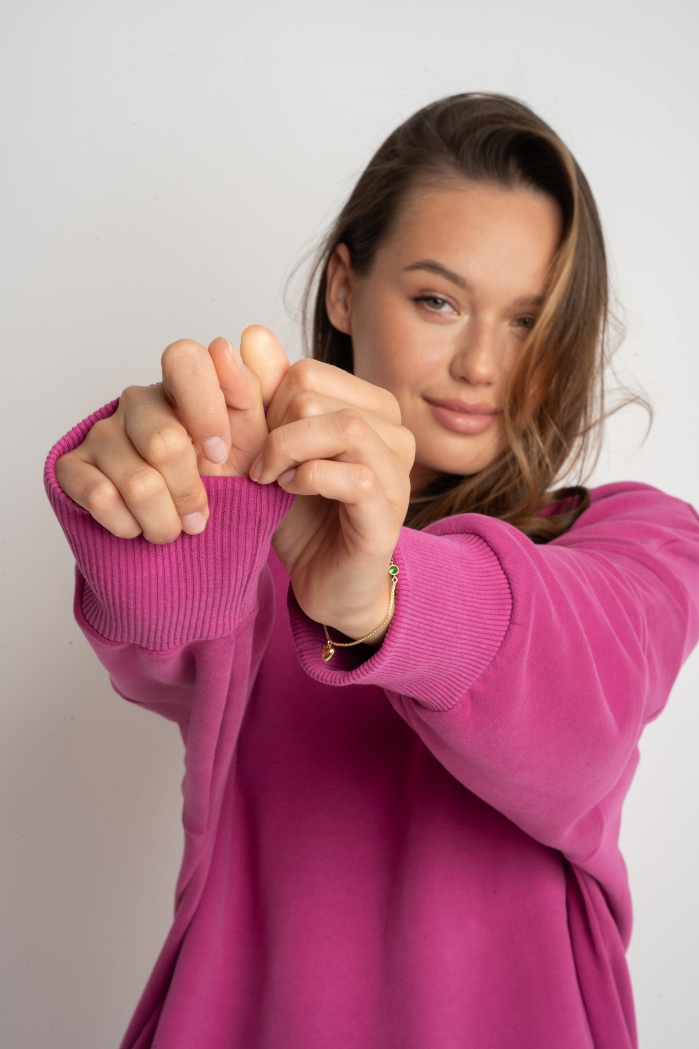 PINK OVERSIZED V-NECK SWEATSHIRT – BISCOE