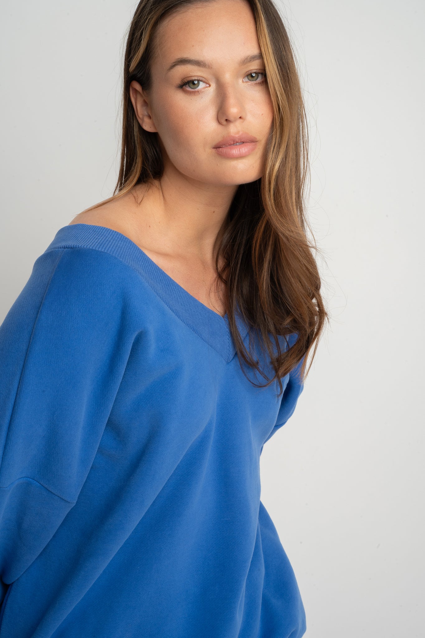 BLUE OVERSIZED V-NECK SWEATSHIRT – BISCOE