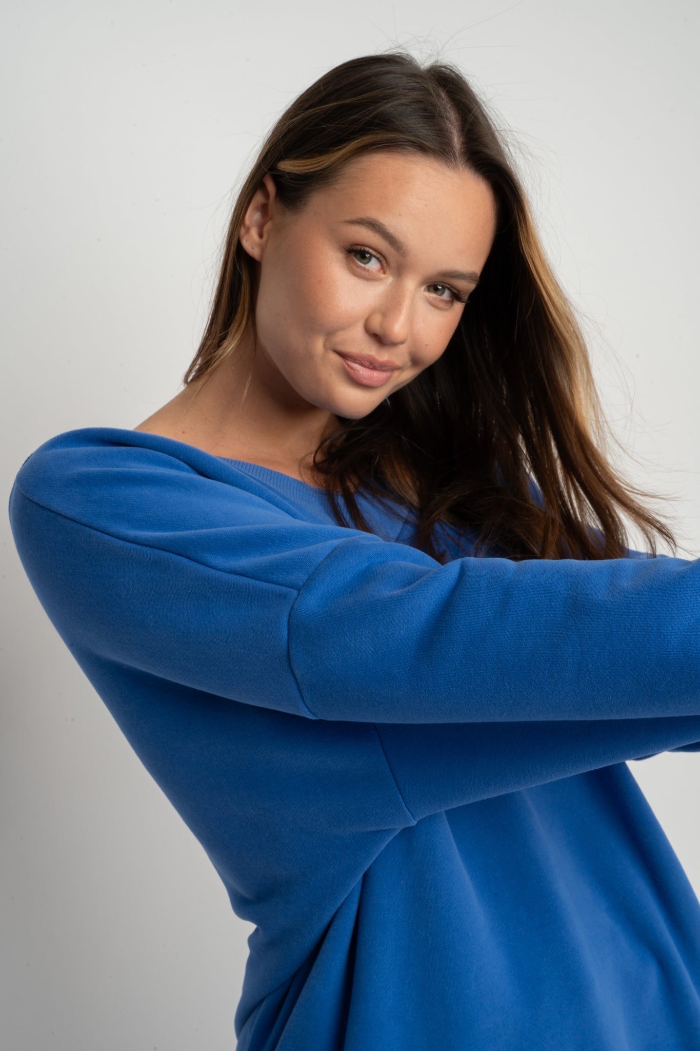 BLUE OVERSIZED V-NECK SWEATSHIRT – BISCOE