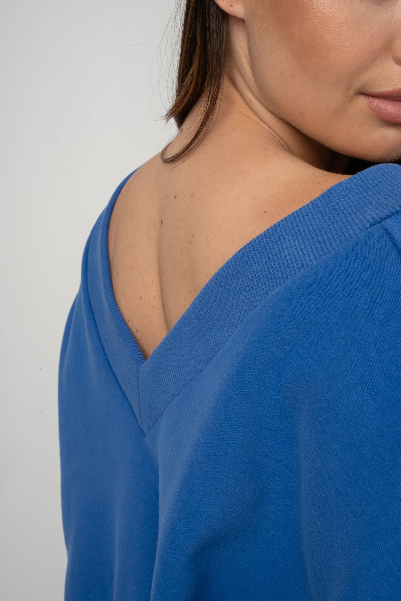 BLUE OVERSIZED V-NECK SWEATSHIRT – BISCOE