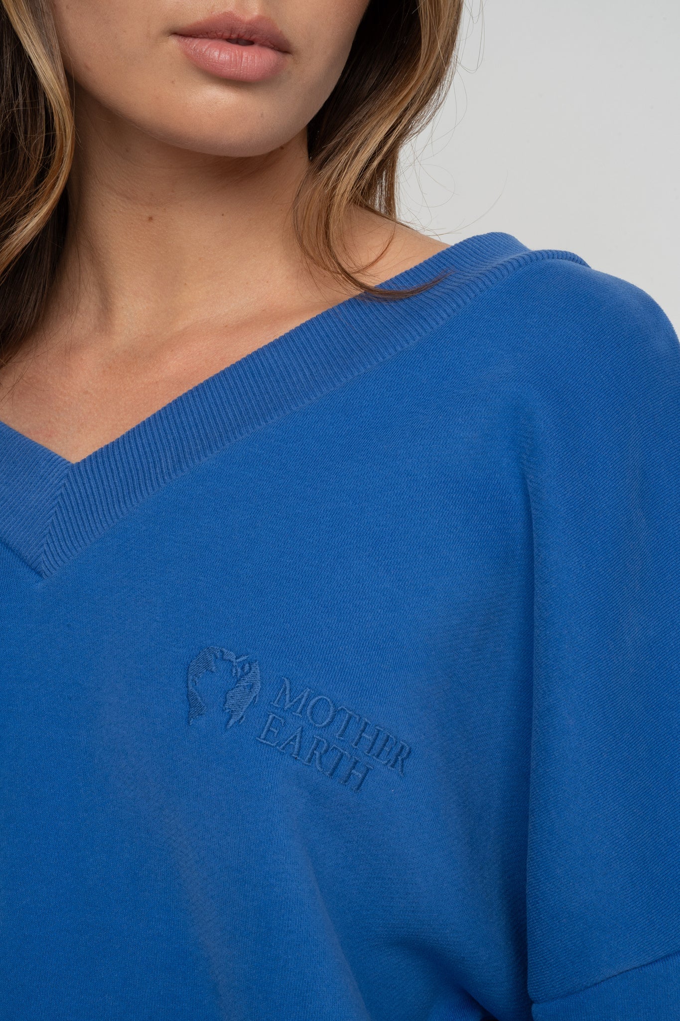 BLUE OVERSIZED V-NECK SWEATSHIRT – BISCOE