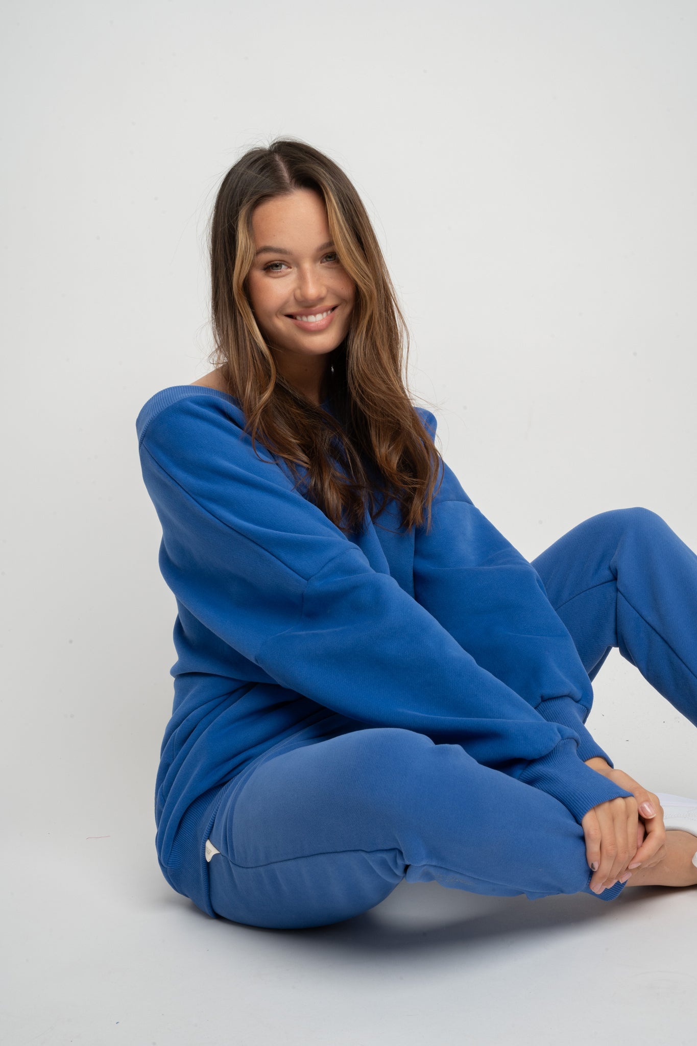 BLUE OVERSIZED V-NECK SWEATSHIRT – BISCOE