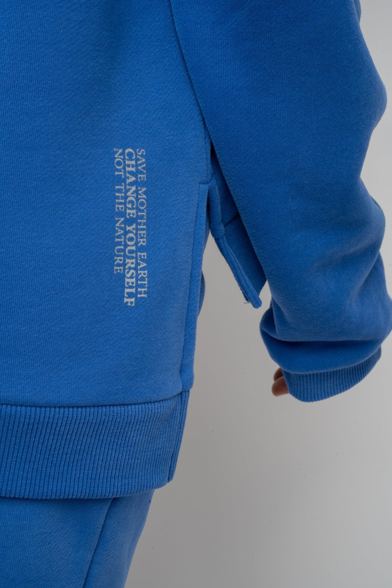 REGULAR FIT SWEATSHIRT WITH A LONGER BACK BLUE - COOK