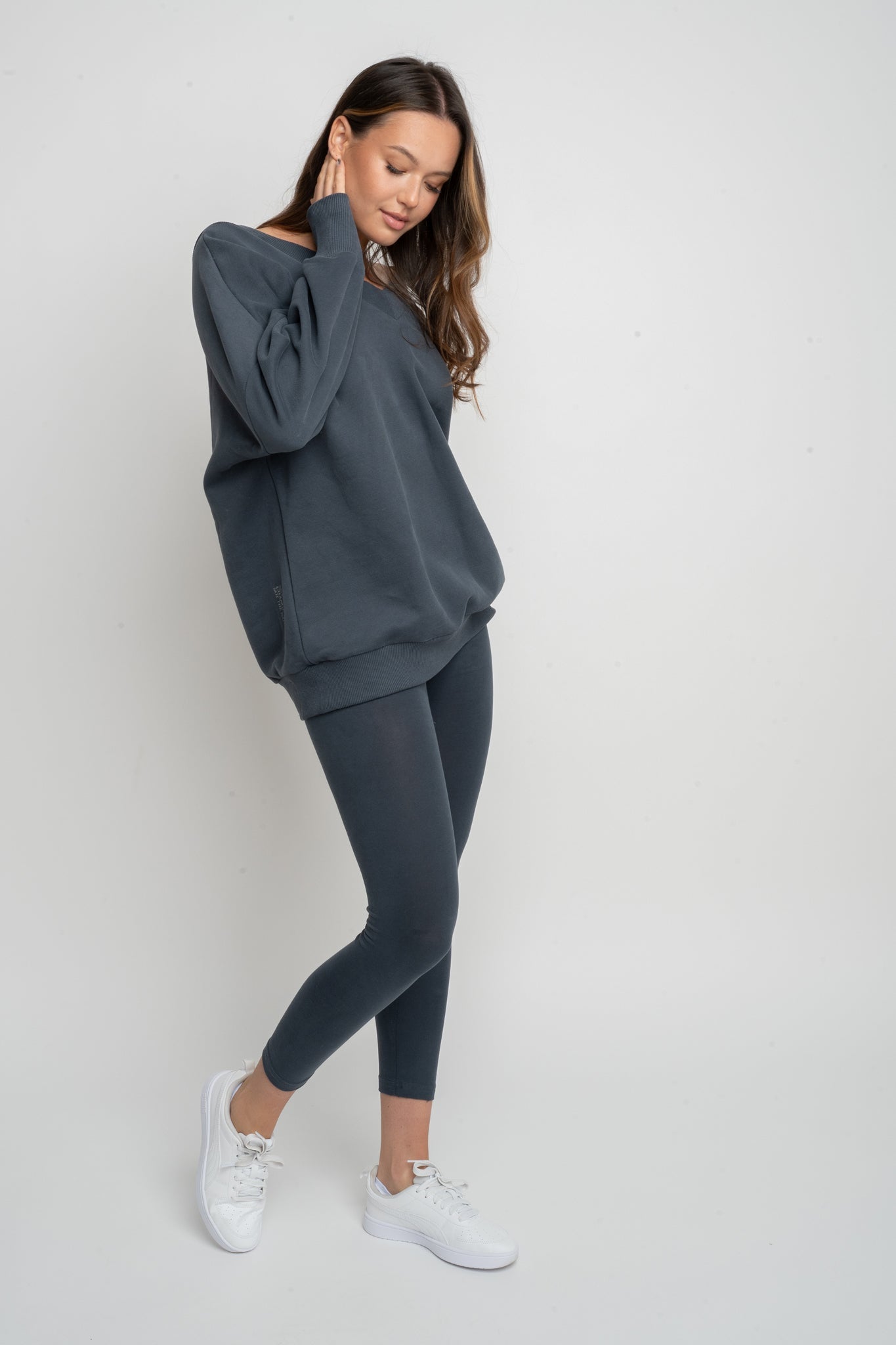 GRAPHITE OVERSIZED V-NECK SWEATSHIRT – BISCOE