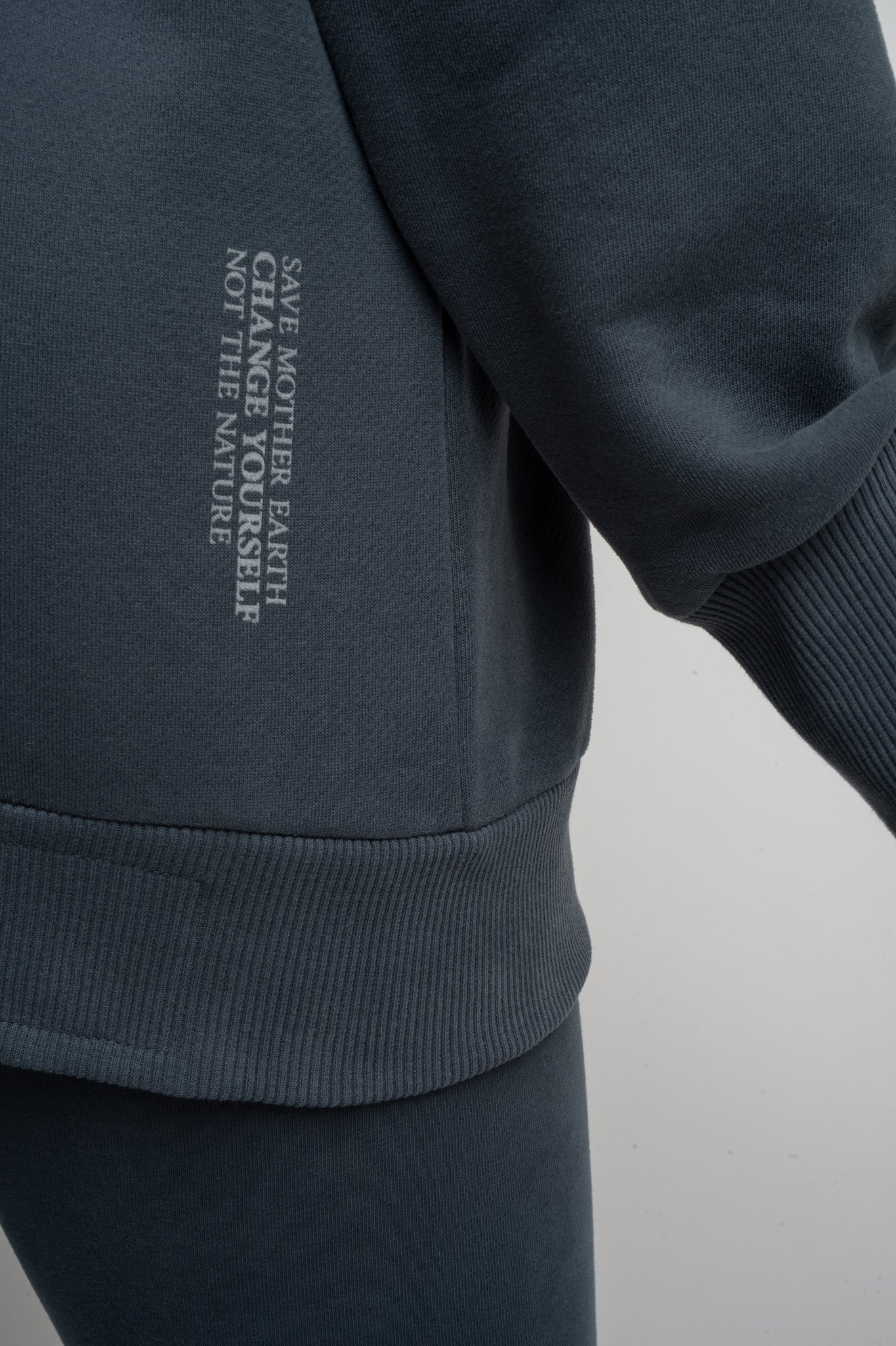 GRAPHITE OVERSIZED V-NECK SWEATSHIRT – BISCOE