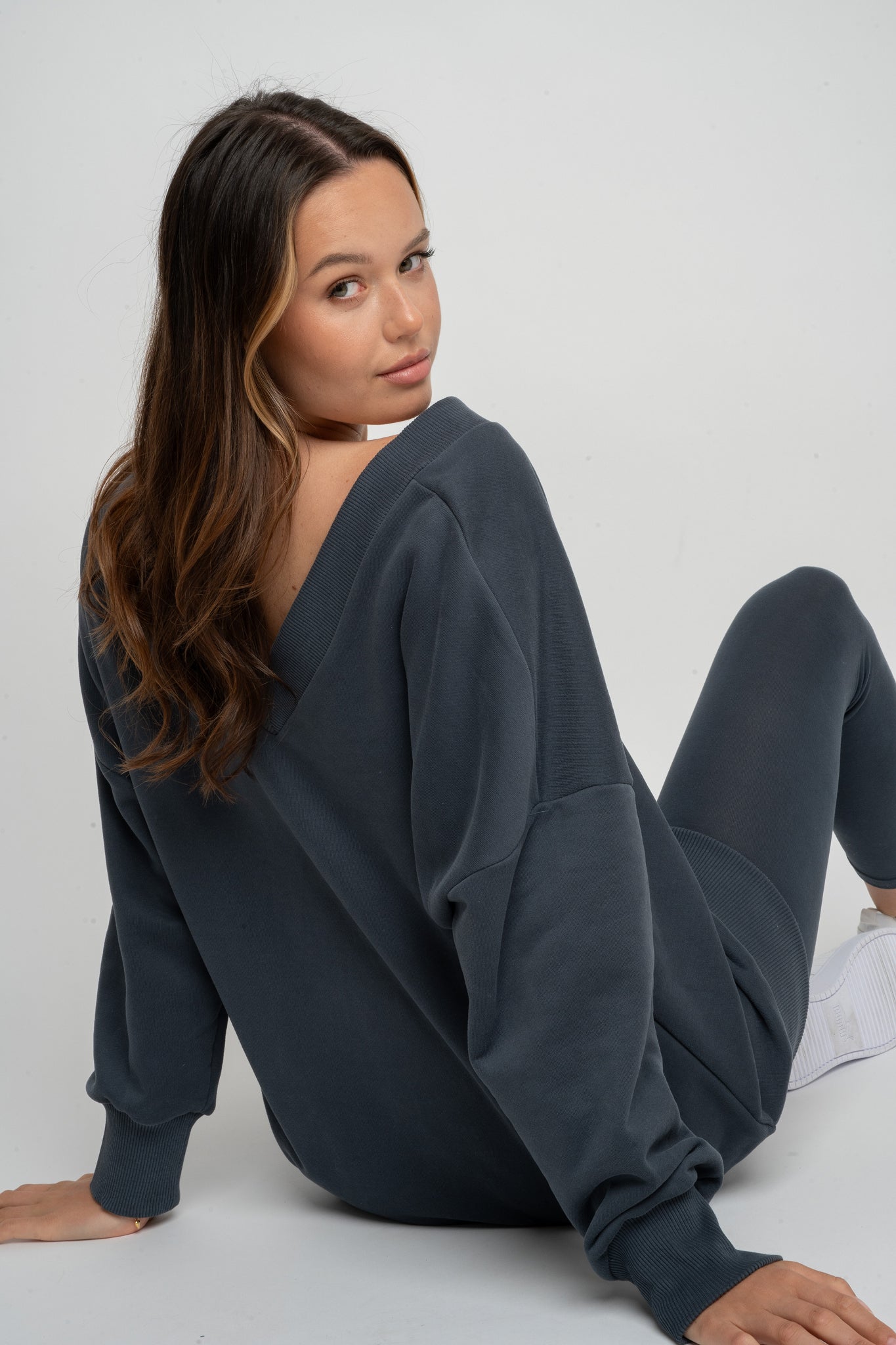 GRAPHITE OVERSIZED V-NECK SWEATSHIRT – BISCOE